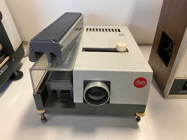 Leitz wetzlar pradolux vintage diaprojector - afbeelding 2 van  7