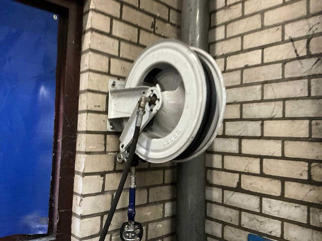 Lekbak met 2 pompen en 2 slanghaspels - afbeelding 6 van  11