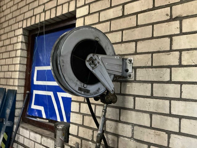 Lekbak met 2 pompen en 2 slanghaspels - afbeelding 7 van  11