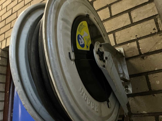 Lekbak met 2 pompen en 2 slanghaspels - afbeelding 8 van  11