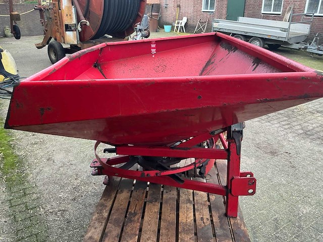 Lely 1500/23215-00-2 akker- en graslandbemester/kunstmeststrooier - afbeelding 8 van  13