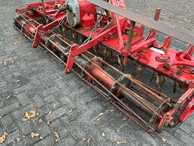 Lely 3000 rotorkopeg met egalisatiebalk - afbeelding 8 van  16