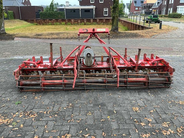 Lely 3000 rotorkopeg met egalisatiebalk - afbeelding 9 van  16