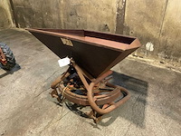 Lely kunstmeststrooier - afbeelding 1 van  4