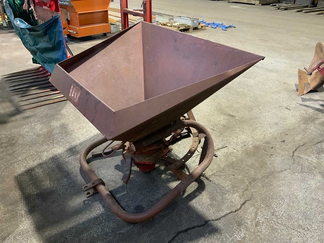 Lely kunstmeststrooier - afbeelding 3 van  4