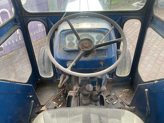 Lelyland 270 tweewielaangedreven landbouwtractor - afbeelding 10 van  12