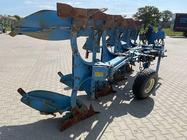 Lemken vari-europal 8 4 n 100 vario 4-schaar wentelploeg met isobus en vorenpackerarm - afbeelding 15 van  23