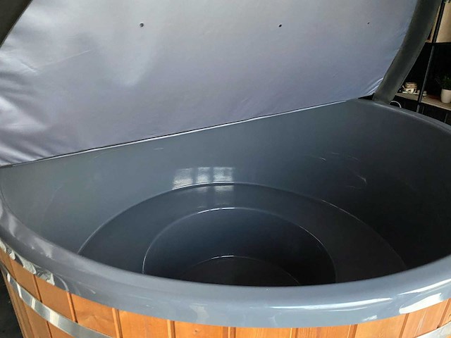 Lemmik mees hottub 6 persoons - afbeelding 2 van  7
