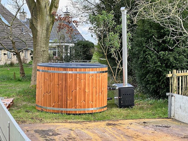Lemmik mees hottub 6 persoons - afbeelding 7 van  7
