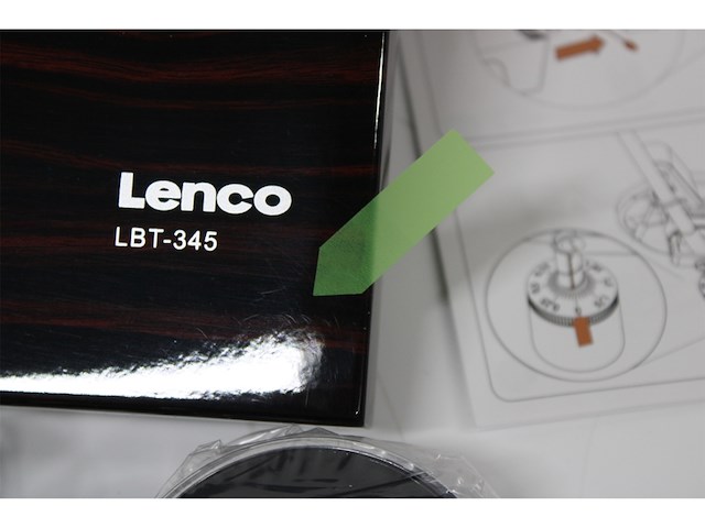 Lenco lbt 345wa draaitafel met bluetooth en 2m rode pick up walnoot - afbeelding 6 van  6