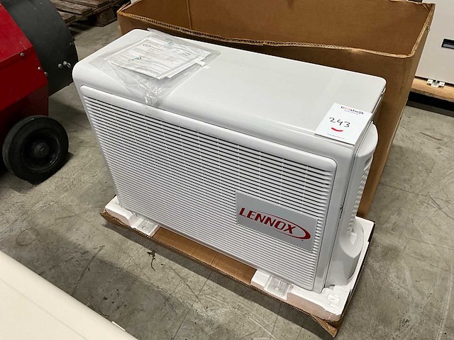 Lennox airconditioning buiten unit - afbeelding 1 van  6