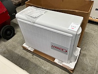 Lennox airconditioning buiten unit - afbeelding 1 van  6
