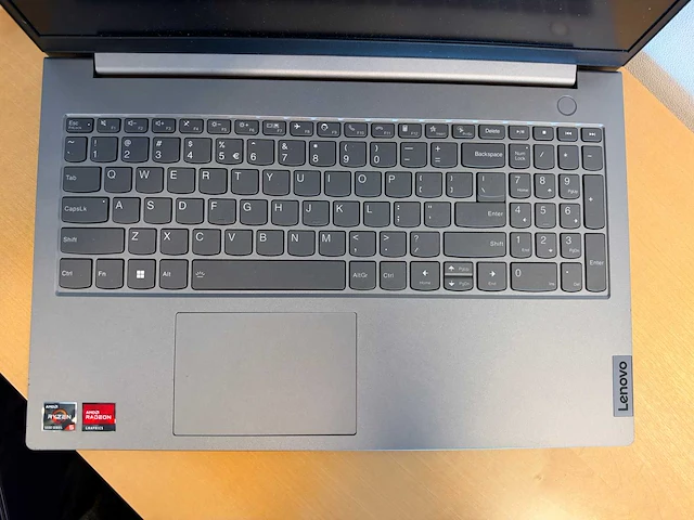 Lenovo - 21dl - laptop - afbeelding 2 van  6