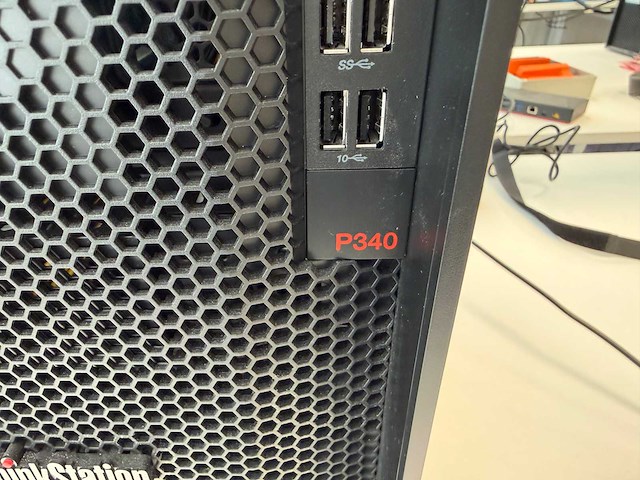 Lenovo - 30dh00gumh - desktop - afbeelding 2 van  5