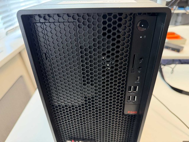 Lenovo - 30dh00gumh - desktop - afbeelding 3 van  5