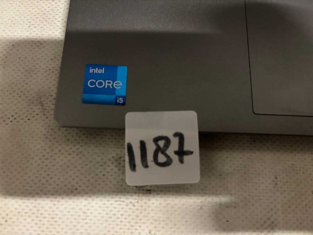 Lenovo - laptop - afbeelding 2 van  3