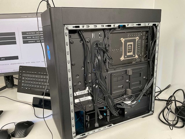 Lenovo - legion t7 - desktop - afbeelding 33 van  36