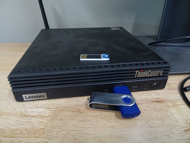 Lenovo - m75q gen 2 11jq - pc systeem met monitor - afbeelding 2 van  2