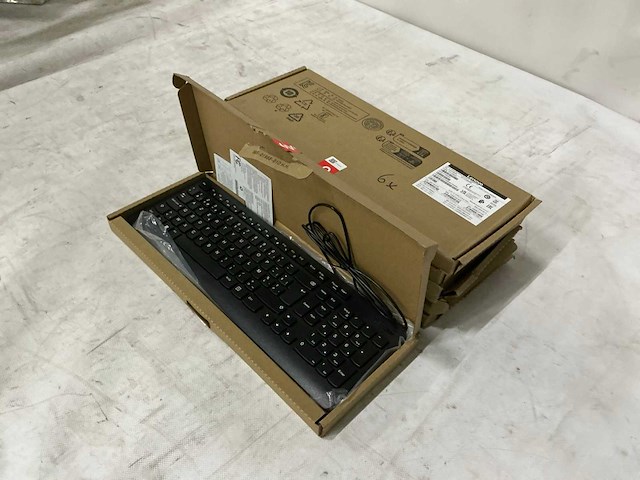 Lenovo - sk-8823 - essential wired toetsenbord (6x) - afbeelding 1 van  7