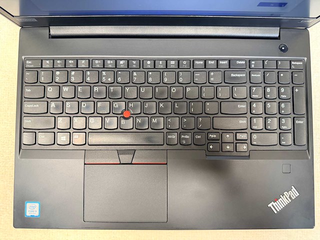 Lenovo - thinkpad e590 - i5 / 8gb / 256gb / 15,3" laptop - afbeelding 4 van  7