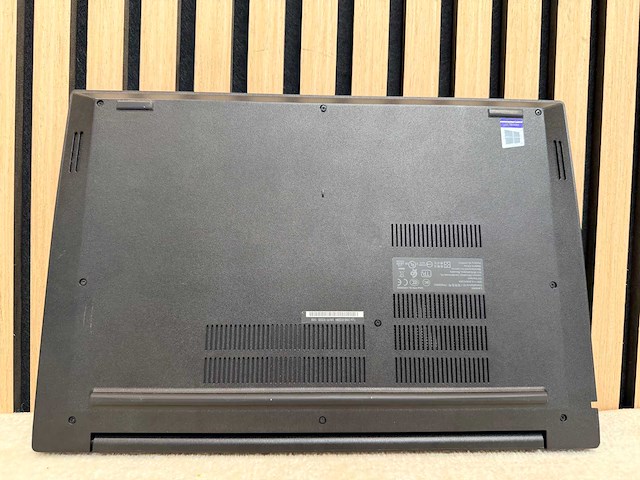 Lenovo - thinkpad e590 - i5 / 8gb / 256gb / 15,3" laptop - afbeelding 5 van  7