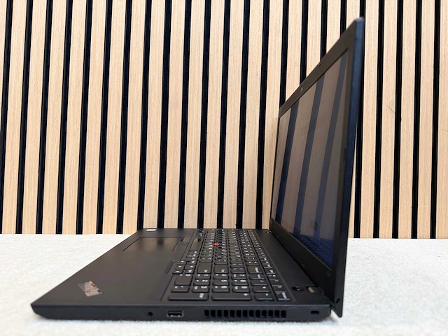 Lenovo - thinkpad l590 - i7 / 16gb / 128gb / 15,3" laptop - afbeelding 3 van  7