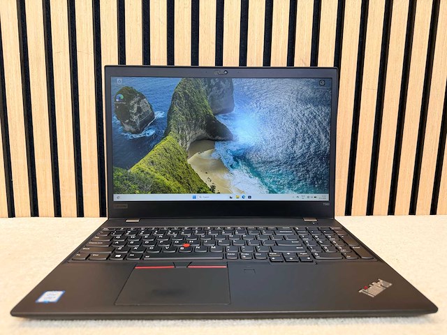 Lenovo - thinkpad t580 - i5 / 8gb / 256gb / 15,3" laptop - afbeelding 1 van  8