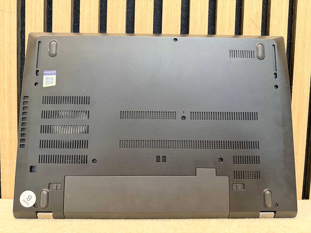 Lenovo - thinkpad t580 - i5 / 8gb / 256gb / 15,3" laptop - afbeelding 6 van  8