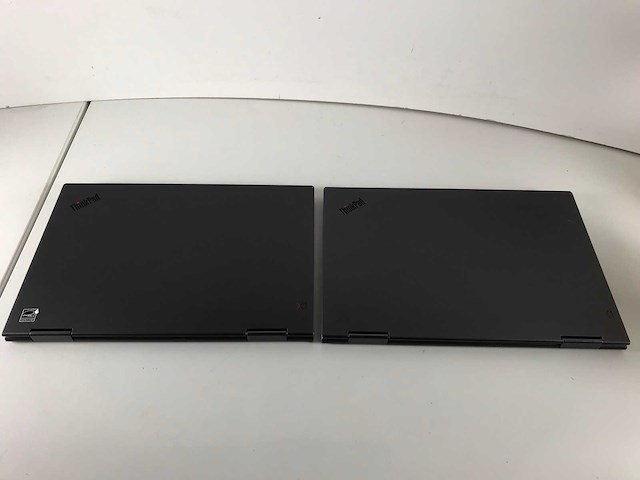 Lenovo - thinkpad x1 yoga 14", core(tm) i7 8th gen, 16 gb ram, 512 gb nvme laptops (2x) - afbeelding 5 van  8