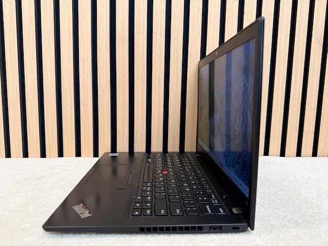 Lenovo - thinkpad x13 gen 1 - i5 / 16gb / 256gb / 13,2" laptop - afbeelding 3 van  9