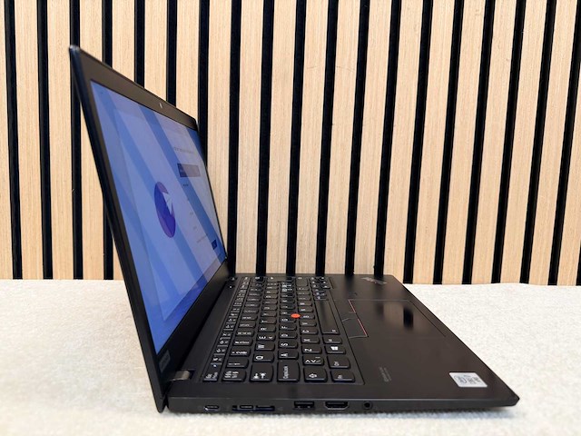 Lenovo - thinkpad x13 gen 1 - i7 / 16gb / 256gb / 13,2" laptop - afbeelding 3 van  10