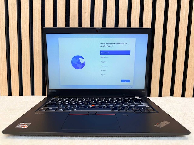 Lenovo - thinkpad x13 gen 1 - ryzen 5 pro / 16gb / 256gb / 13,2" laptop - afbeelding 1 van  6