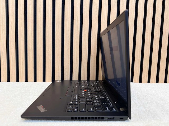 Lenovo - thinkpad x13 gen 1 - ryzen 5 pro / 16gb / 256gb / 13,2" laptop - afbeelding 3 van  6