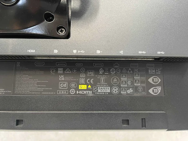 Lenovo - thinkvision t24-40 - 24" monitor set op markant duo arm - afbeelding 17 van  17