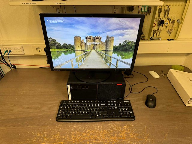 Lenovo - v520-15ikl - desktop met monitor - afbeelding 2 van  5