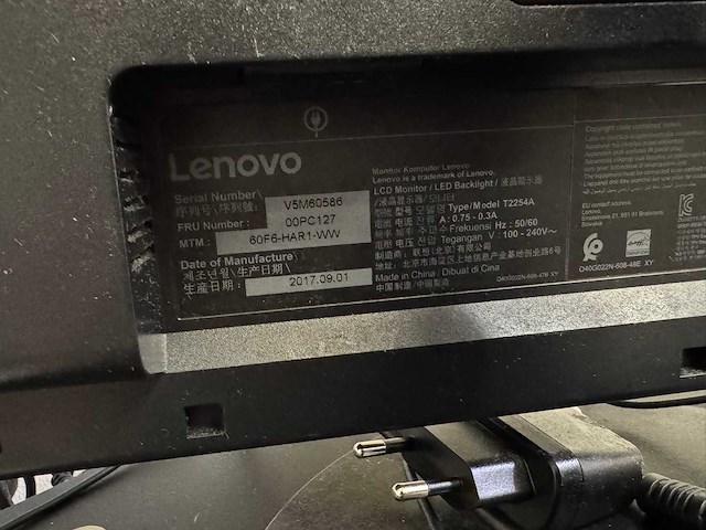 Lenovo - v520-15ikl - desktop met monitor - afbeelding 5 van  5