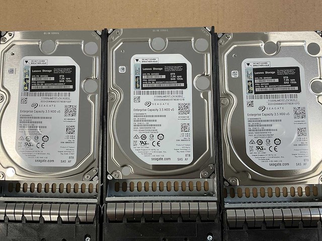 Lenovo (4587) 12x 8 tb sas(st8000nm0075) disk array enclosure storage - afbeelding 10 van  11