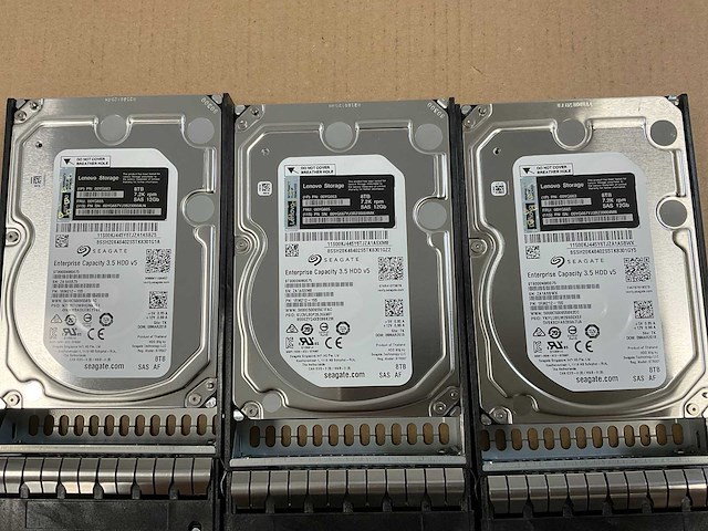Lenovo (4587) 12x 8 tb sas(st8000nm0075) disk array enclosure storage - afbeelding 3 van  11