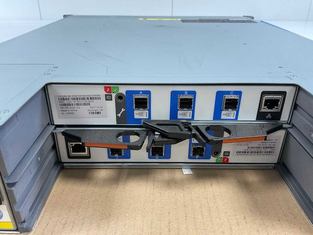 Lenovo (4587) 12x 8 tb sas(st8000nm0075) disk array enclosure storage - afbeelding 8 van  11