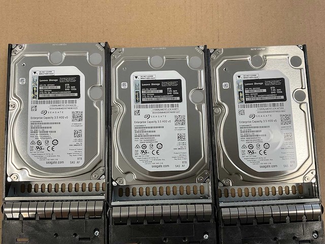 Lenovo (4587) 12x 8 tb sas(st8000nm0075) disk array enclosure storage - afbeelding 10 van  11