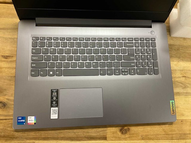 Lenovo ideapad 3 17” laptop - afbeelding 2 van  6