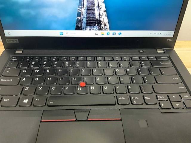 Lenovo p14s gen2 laptop - afbeelding 2 van  7