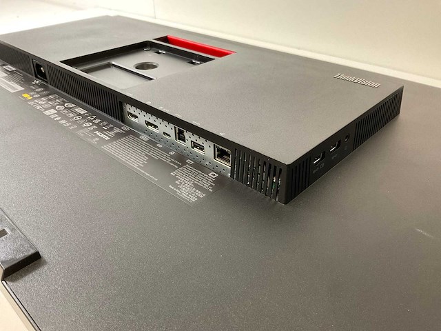 Lenovo (p32p-20) 32”, 3840x2160 (uhd) ips monitor - afbeelding 5 van  6