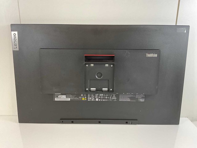 Lenovo (p32p-20) 32”, 3840x2160 (uhd) ips monitor - afbeelding 2 van  3