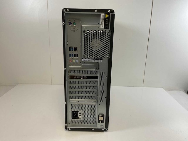 Lenovo p520, xeon(r) w-2135, 128 gb ram(8x 16gb), 512 gb nvme, nvidia quadro p1000 4gb workstation - afbeelding 4 van  7