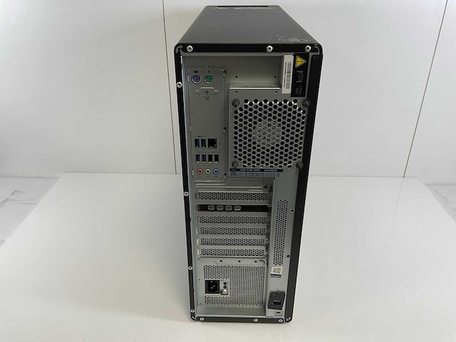 Lenovo p520, xeon(r) w-2135, 48 gb ram, 512 gb nvme, nvidia quadro p1000 4 gb workstation - afbeelding 4 van  5