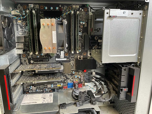 Lenovo p520, xeon(r) w-2135 , 64 gb ram (4x16gb) , 512 gb nvme , 2x nvidia quadro p1000 4 gb workstation - afbeelding 7 van  7