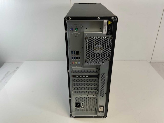 Lenovo p520, xeon(r) w-2135, 64 gb ram (4x16gb), 512 gb nvme, nvidia quadro p1000 4 gb workstation - afbeelding 3 van  4