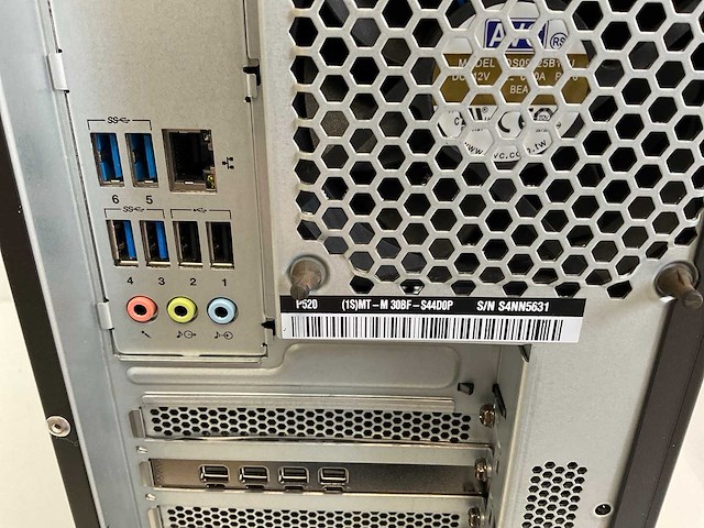 Lenovo p520, xeon(r) w-2135, 64 gb ram (4x16gb), 512 gb nvme, nvidia quadro p1000 4 gb workstation - afbeelding 3 van  3