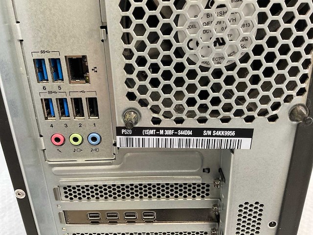 Lenovo p520, xeon(r) w-2135, 64 gb ram (4x16gb), 512 gb nvme, nvidia quadro p1000 4 gb workstation - afbeelding 5 van  6